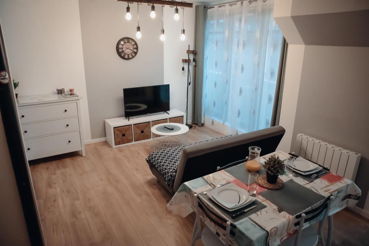 Cosy Et Moderne En Centre Ville, Fibre Haut Debit Ernée Eksteriør bilde